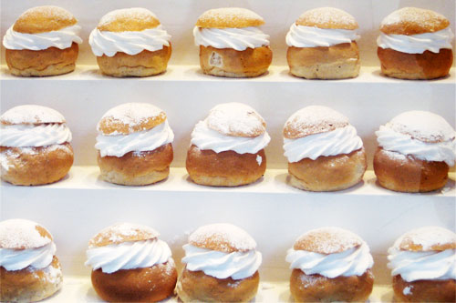 20110113-132105-lots-of-semla